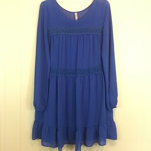Entro | Embroidered Lace Shift Dress | Navy